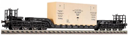 8-axled low-loader car with 2 brake platforms type SSt06<br /><a href='images/pictures/Fleischmann/5295.jpg' target='_blank'>Full size image</a>